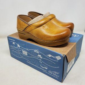 Dansko Professional Distressed Women's size 36 NEW